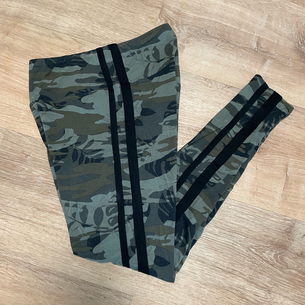 FREE w/ purchase! Express One Eleven camo leggings